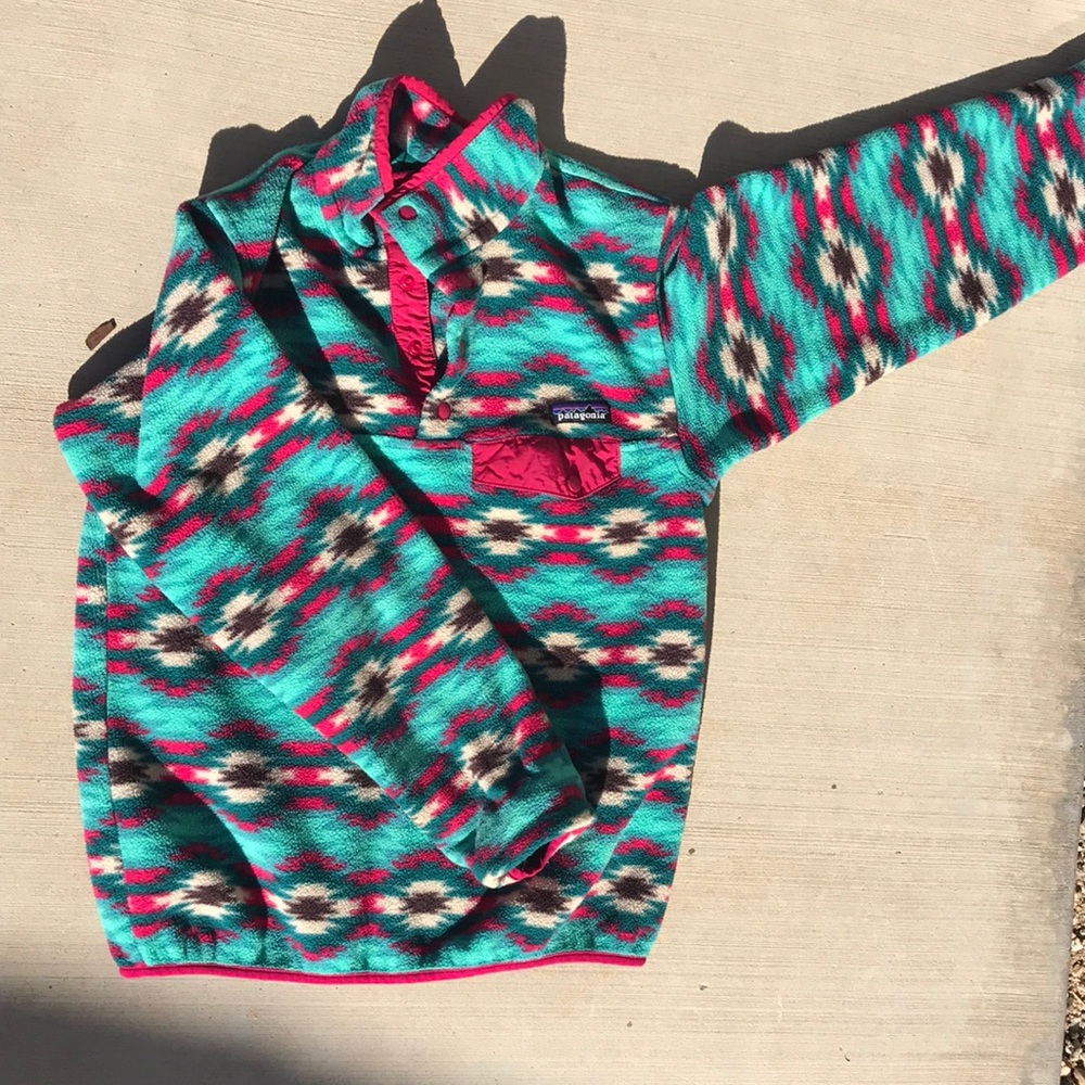 This Patagonia sweater is so cute.Worn a couple times but in great condition